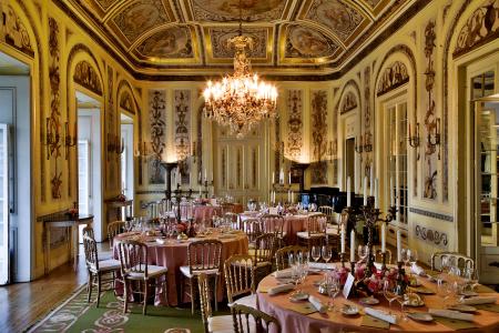 Le Palais de Santos, dit aussi palais d’Abrantès, est la propriété de l’Ambassade de France au Portugal depuis 1909. En