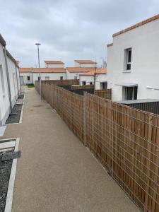 Construction, quartier de La Mara, de 35 logements sociaux (5 T2, 25 T3 et 5 T4) dont 10 logements destinés aux séniors.

 

Maitre