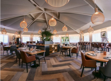 R&eacute;habilitation de l'h&ocirc;tel-restaurant "Le Saint Pierre".

R&eacute;novation de la partie restauration :


	r&eacute;habilitation