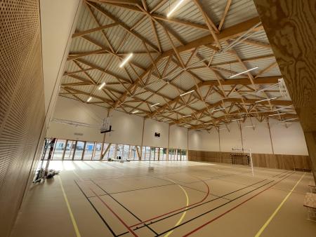 Am&eacute;nagement d'un plateau actif et cr&eacute;ation d'une salle multi-activit&eacute;s &agrave; vocation sportive.

&nbsp;

Maitre d'ouvrage