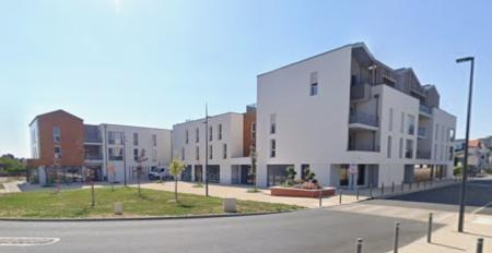 Construction d'un ensemble immobilier de 38 logements collectifs, 8 logements individuels, 4 commerces et 11 box parking.

Maitre d'ouvrage :&nbsp;
