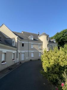 R&eacute;habilitation &eacute;nerg&eacute;tique de 24 logements collectifs et 1 logement individuel rue de l'&eacute;glise.

Travaux r&eacute;alis&eacute;s
