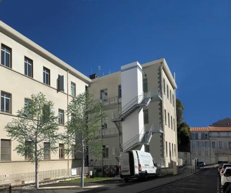 &nbsp;R&eacute;habilitation d&rsquo;un immeuble de bureaux pour cr&eacute;ation de 42 logements collectifs destin&eacute;s &agrave; la location, r&eacute;partis
