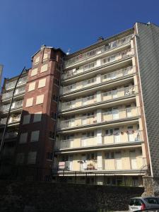 &nbsp;R&eacute;habilitation d&rsquo;un immeuble de 59 logements (en R+7 et sous-sol) et ses locaux communs.

Le projet porte sur la r&eacute;habilitation